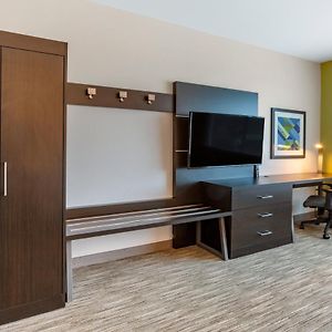 Suite Two Queen Beds Communications Access